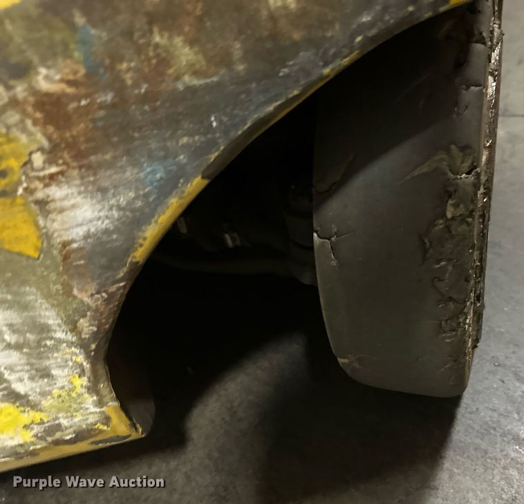 image for item DT6309 2017 Yale ERC050VGN48TQ084 forklift