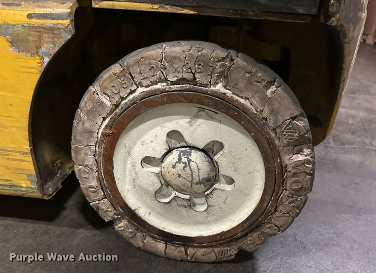 image for item DT6309 2017 Yale ERC050VGN48TQ084 forklift