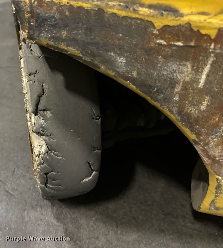 image for item DT6309 2017 Yale ERC050VGN48TQ084 forklift