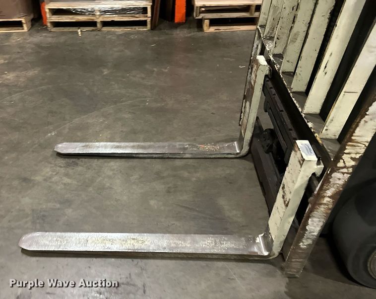 image for item DT6310 2006 Yale ERC040GHN36TQ084 forklift