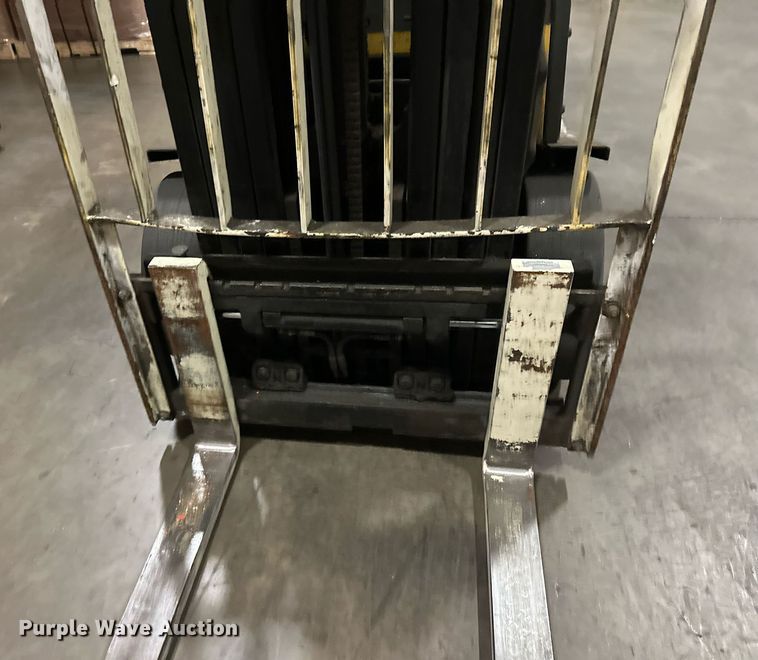 image for item DT6310 2006 Yale ERC040GHN36TQ084 forklift
