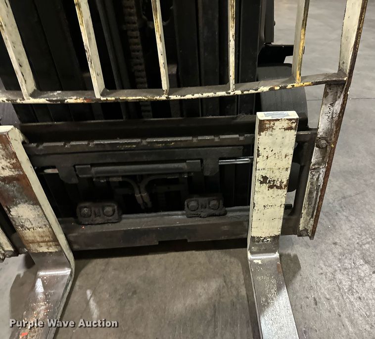 image for item DT6310 2006 Yale ERC040GHN36TQ084 forklift