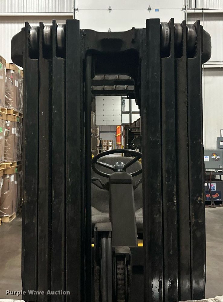 image for item DT6310 2006 Yale ERC040GHN36TQ084 forklift