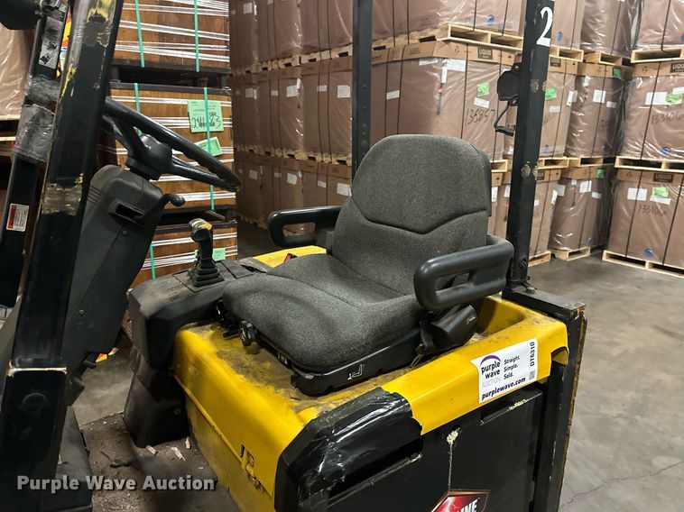 image for item DT6310 2006 Yale ERC040GHN36TQ084 forklift