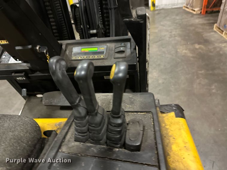 image for item DT6310 2006 Yale ERC040GHN36TQ084 forklift