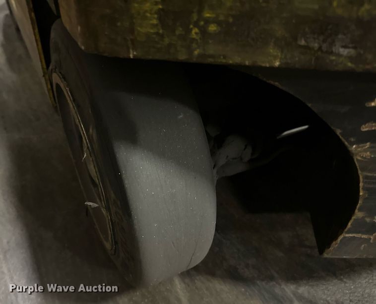 image for item DT6310 2006 Yale ERC040GHN36TQ084 forklift