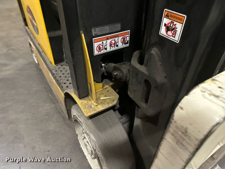 image for item DT6311 2017 Yale ERC050VGN48TQ084 forklift