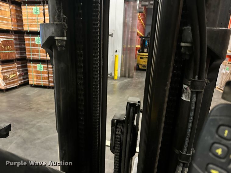 image for item DT6311 2017 Yale ERC050VGN48TQ084 forklift