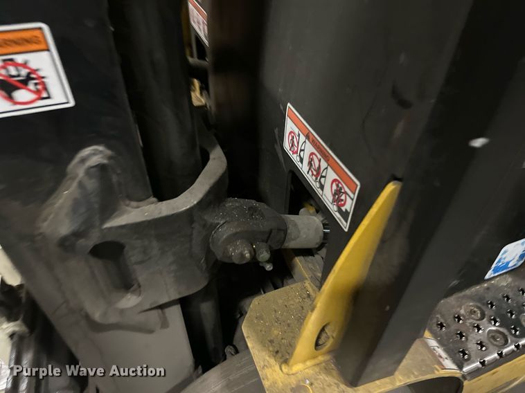 image for item DT6311 2017 Yale ERC050VGN48TQ084 forklift