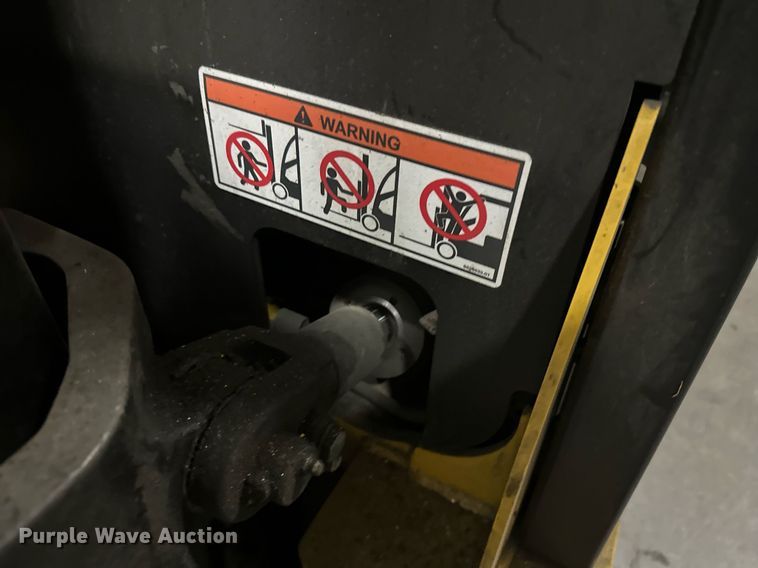 image for item DT6311 2017 Yale ERC050VGN48TQ084 forklift