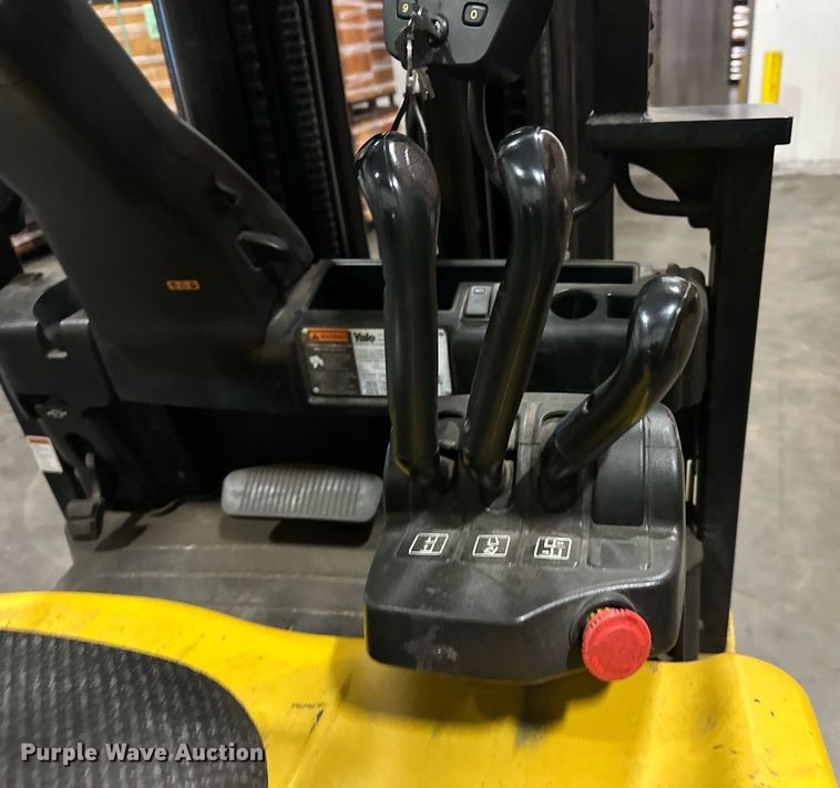 image for item DT6311 2017 Yale ERC050VGN48TQ084 forklift