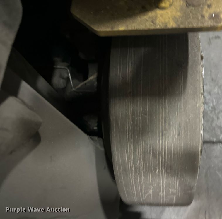 image for item DT6311 2017 Yale ERC050VGN48TQ084 forklift