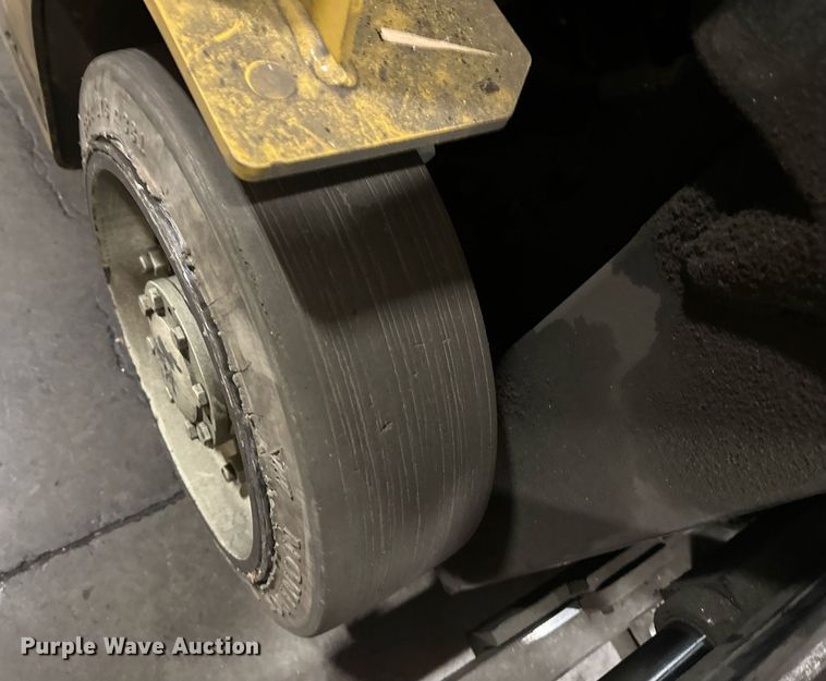 image for item DT6311 2017 Yale ERC050VGN48TQ084 forklift