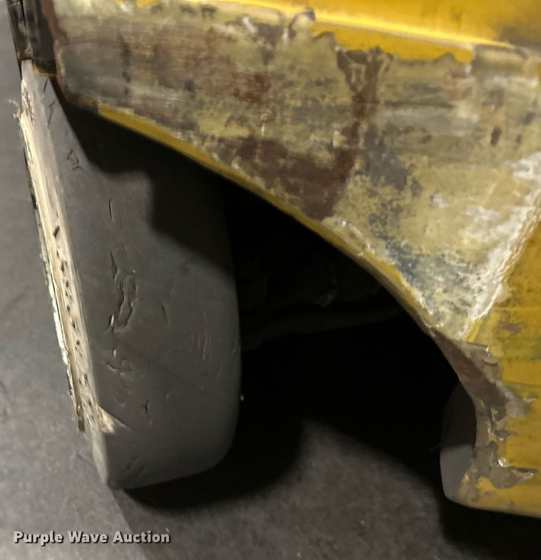 image for item DT6311 2017 Yale ERC050VGN48TQ084 forklift