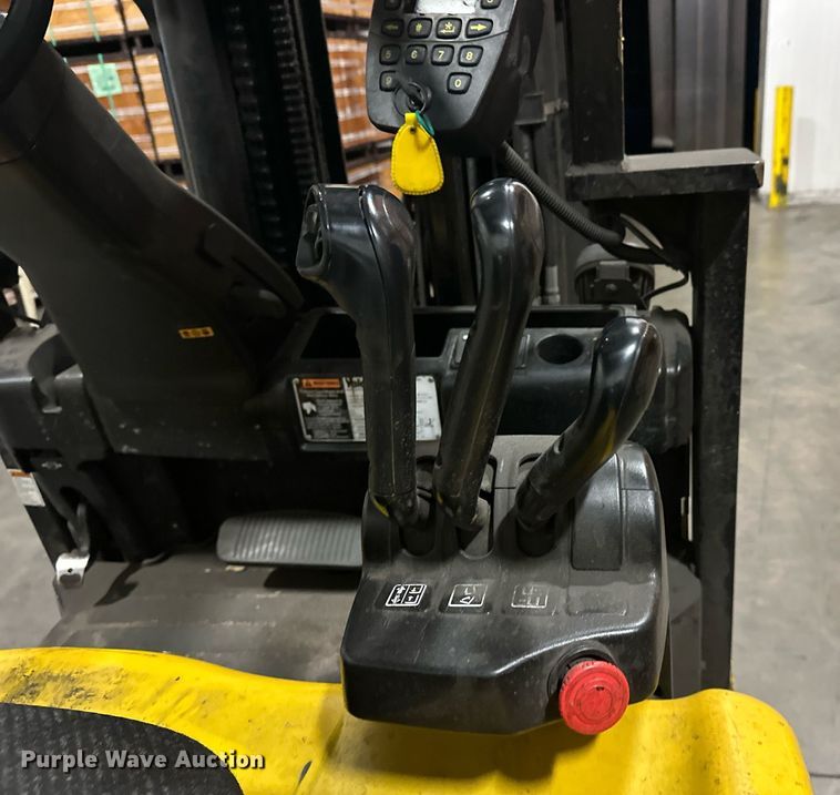 image for item DT6312 2013 Yale ERC050VGN48TQ084 forklift