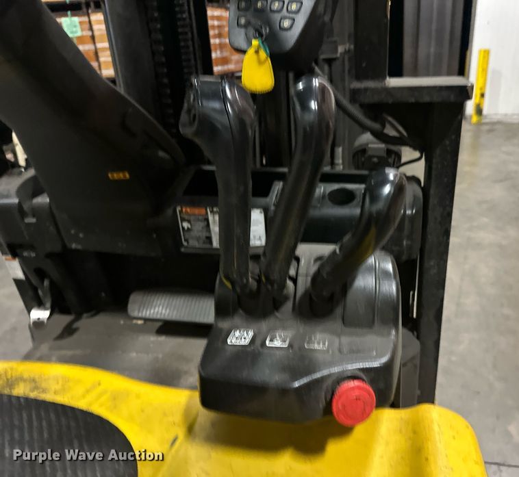 image for item DT6312 2013 Yale ERC050VGN48TQ084 forklift