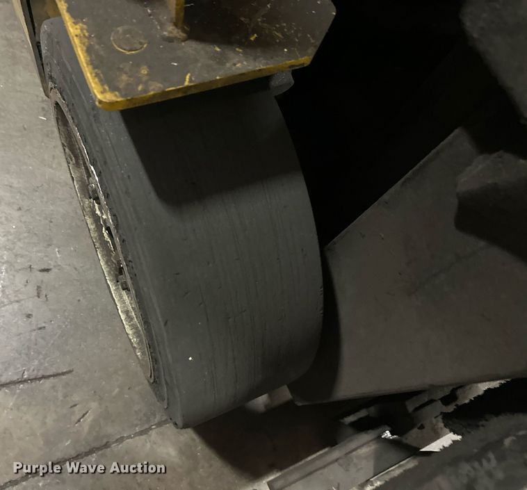 image for item DT6312 2013 Yale ERC050VGN48TQ084 forklift