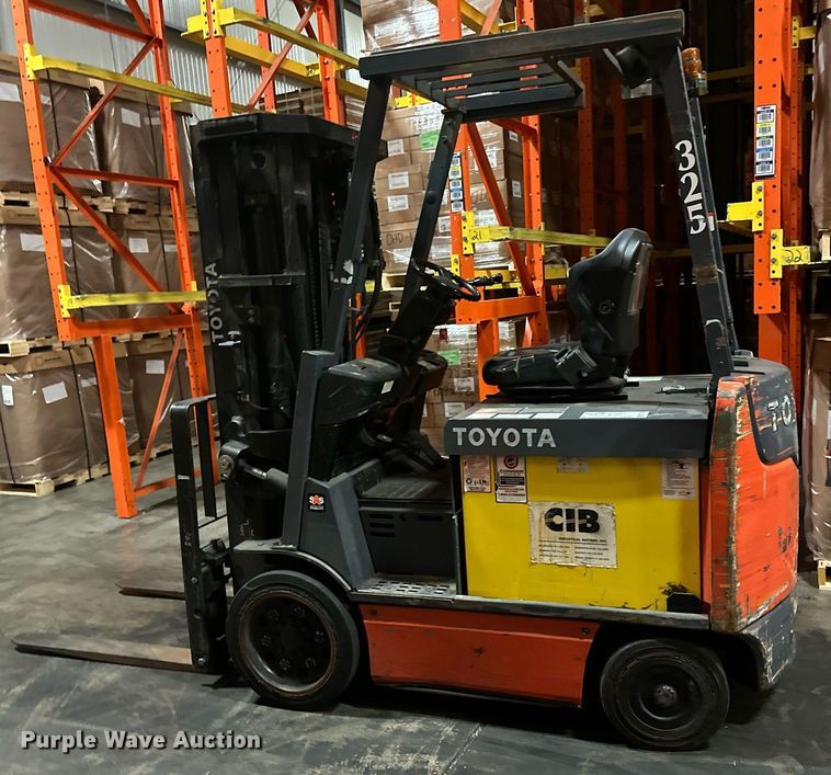 image for item DT6313 Toyota 8FBCU25 forklift