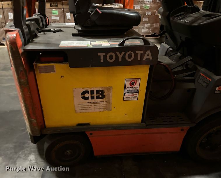 image for item DT6313 Toyota 8FBCU25 forklift