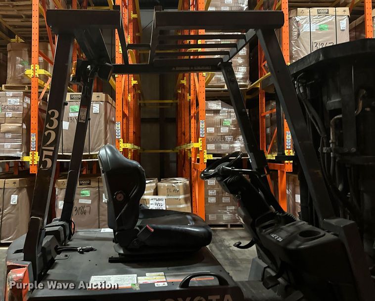 image for item DT6313 Toyota 8FBCU25 forklift