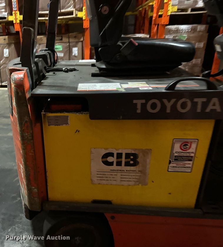 image for item DT6313 Toyota 8FBCU25 forklift