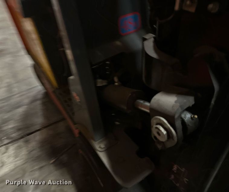 image for item DT6313 Toyota 8FBCU25 forklift