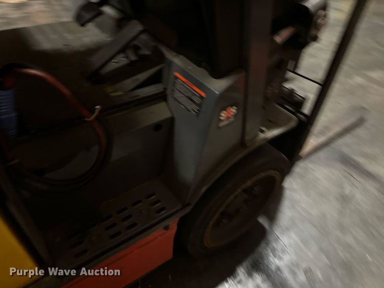 image for item DT6313 Toyota 8FBCU25 forklift