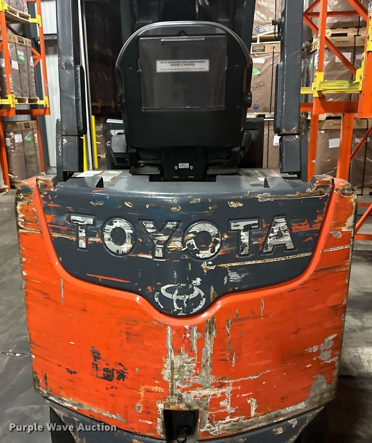 image for item DT6313 Toyota 8FBCU25 forklift