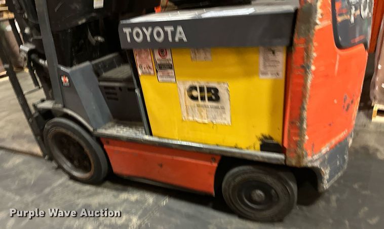 image for item DT6313 Toyota 8FBCU25 forklift