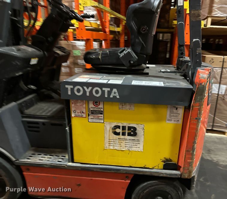 image for item DT6313 Toyota 8FBCU25 forklift