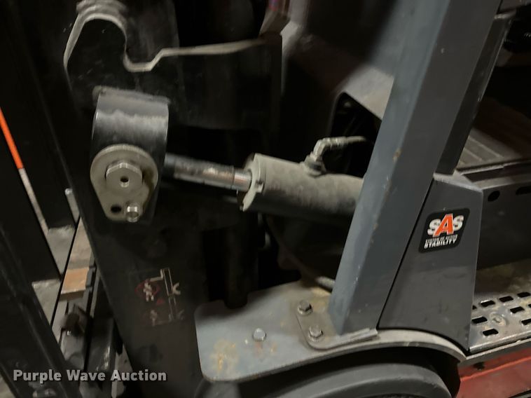 image for item DT6313 Toyota 8FBCU25 forklift