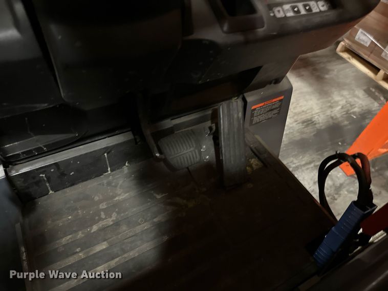 image for item DT6313 Toyota 8FBCU25 forklift