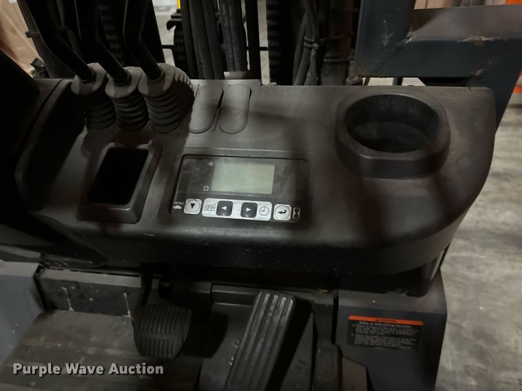 image for item DT6313 Toyota 8FBCU25 forklift