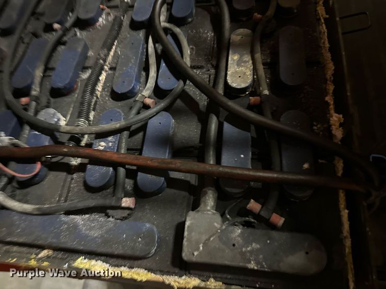 image for item DT6313 Toyota 8FBCU25 forklift