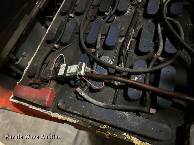 image for item DT6313 Toyota 8FBCU25 forklift