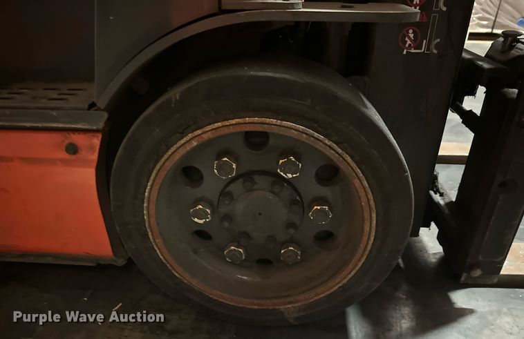 image for item DT6313 Toyota 8FBCU25 forklift