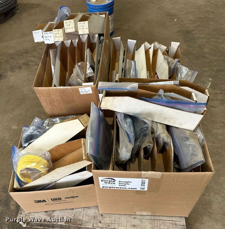 image for item DT6317 Hydraulic cylinder parts