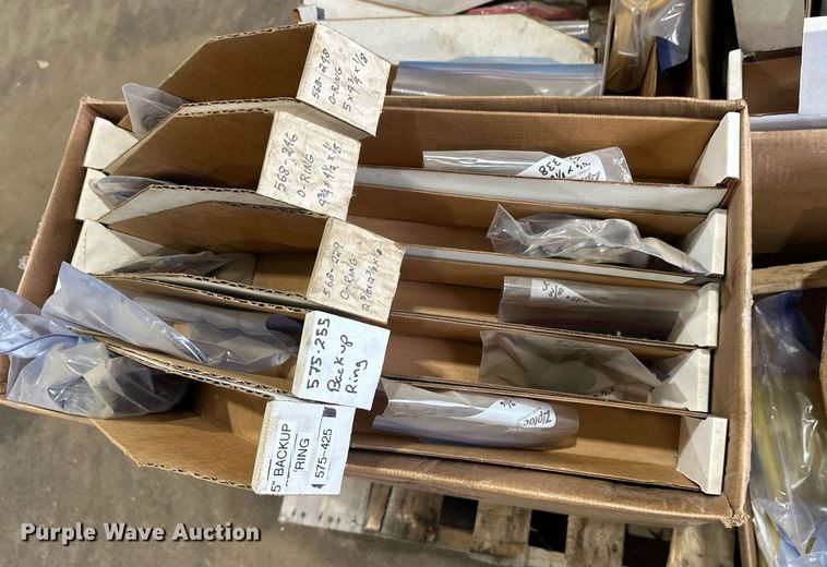 image for item DT6317 Hydraulic cylinder parts