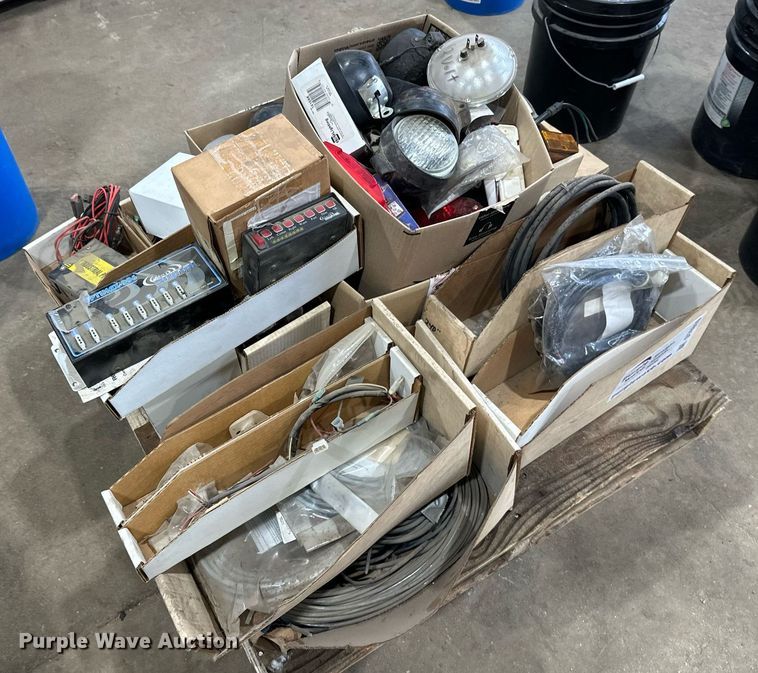 image for item DT6319 Truck parts