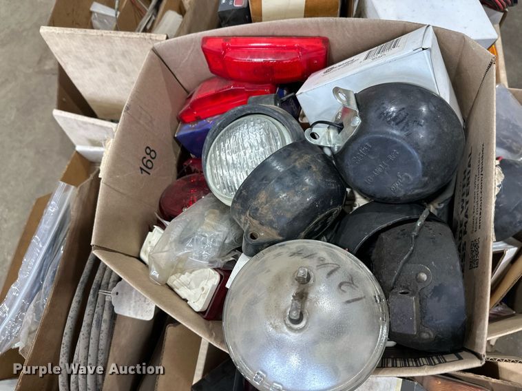 image for item DT6319 Truck parts