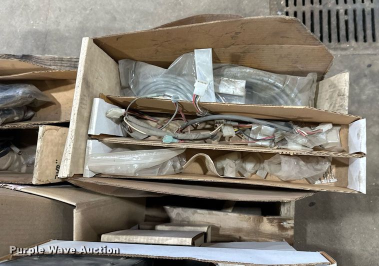 image for item DT6319 Truck parts