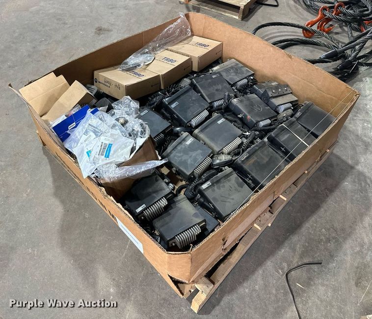image for item DT6325 Approximately 35 Motorola radios