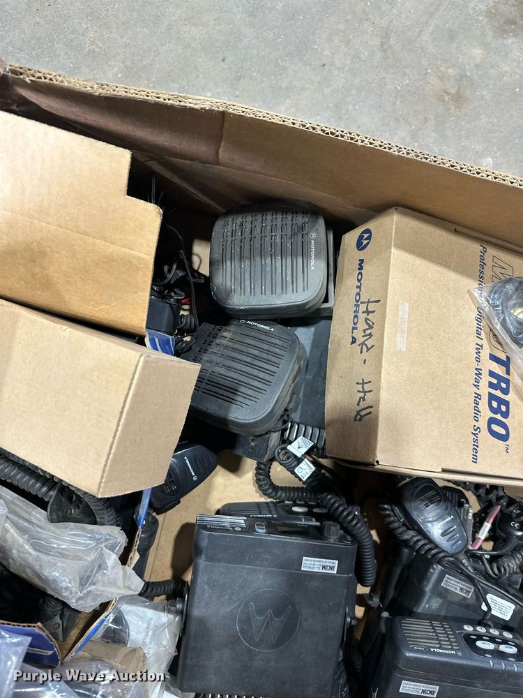 image for item DT6325 Approximately 35 Motorola radios