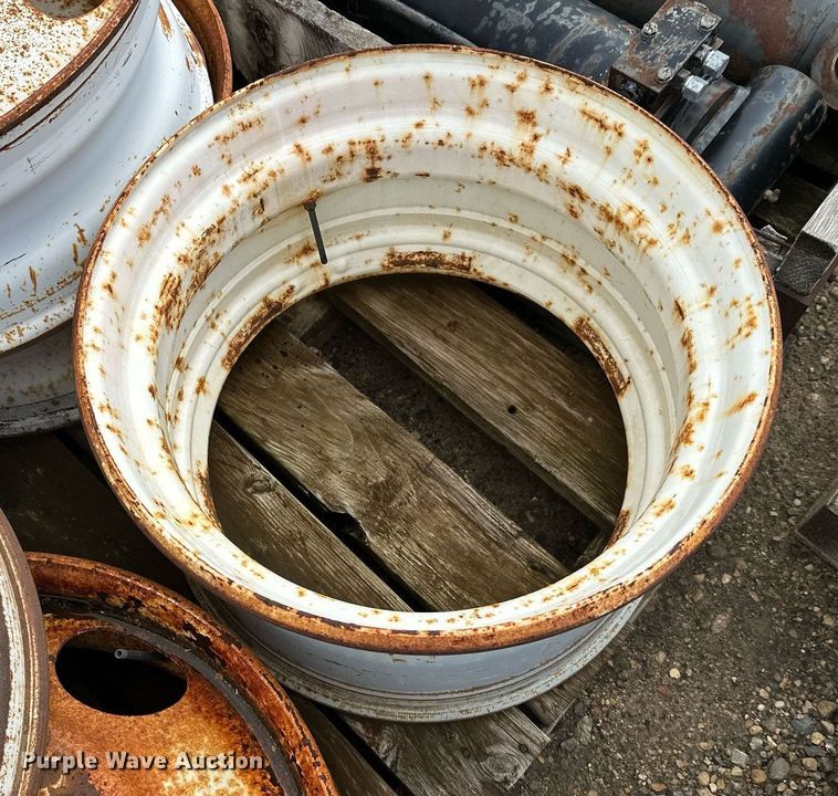 image for item DT6326 (11) truck wheels