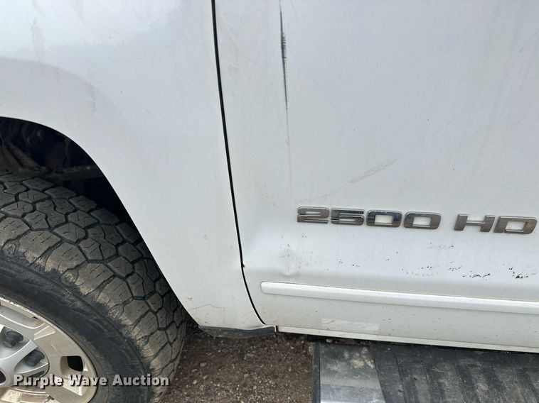 image for item DT6336 2016 Chevrolet Silverado 2500HD LT Double Cab pickup truck