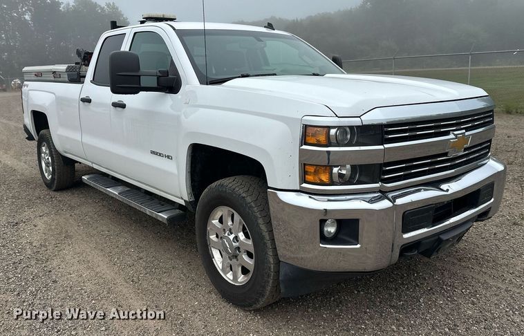 image for item DT6337 2015 Chevrolet Silverado 2500HD LT Double Cab pickup truck