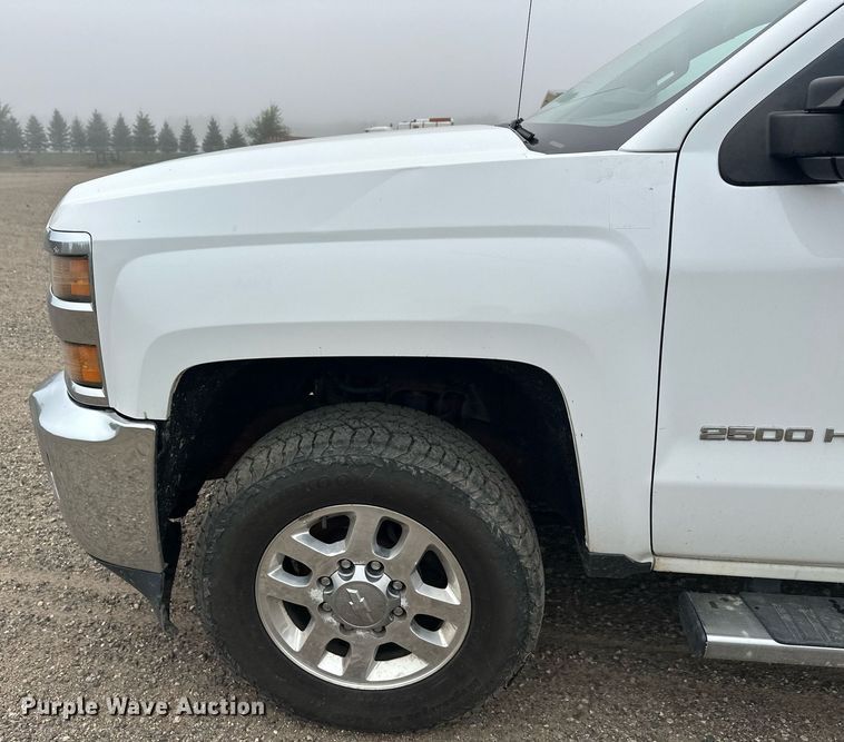 image for item DT6337 2015 Chevrolet Silverado 2500HD LT Double Cab pickup truck