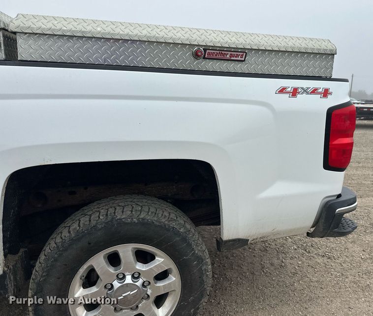 image for item DT6337 2015 Chevrolet Silverado 2500HD LT Double Cab pickup truck