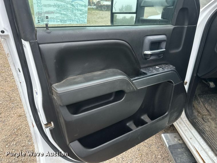 image for item DT6337 2015 Chevrolet Silverado 2500HD LT Double Cab pickup truck