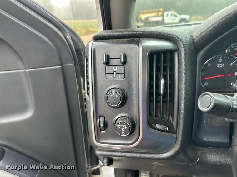 image for item DT6337 2015 Chevrolet Silverado 2500HD LT Double Cab pickup truck